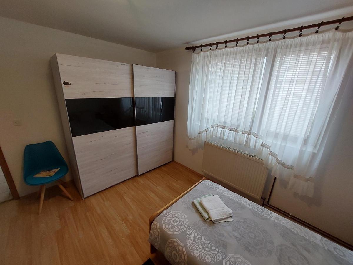 Suite Elena Nedelisce Luaran gambar