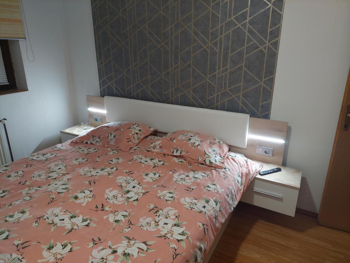Suite Elena Nedelisce Luaran gambar