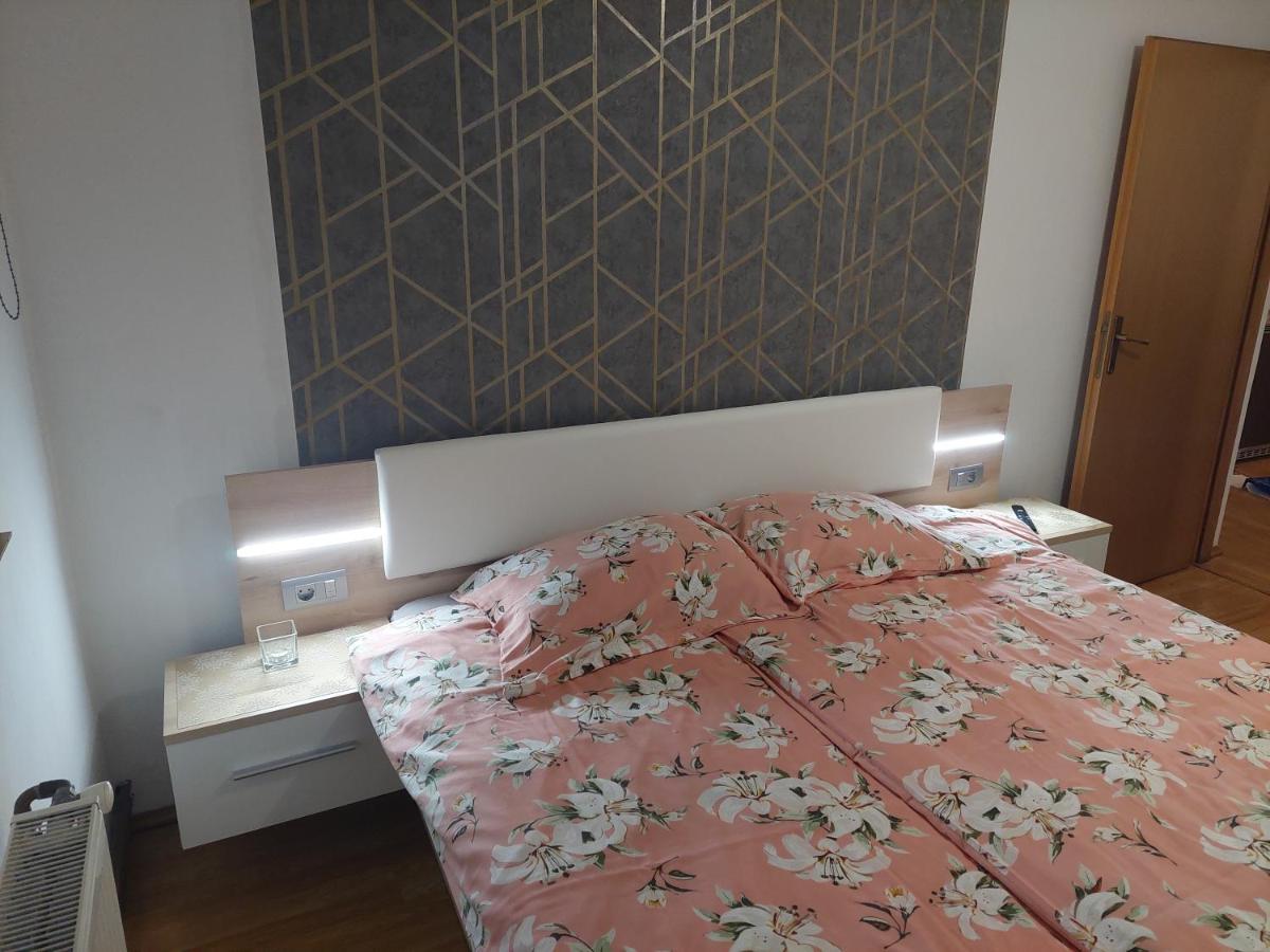 Suite Elena Nedelisce Luaran gambar
